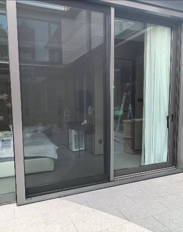 浙江张先生选择韦柏隐形纱窗